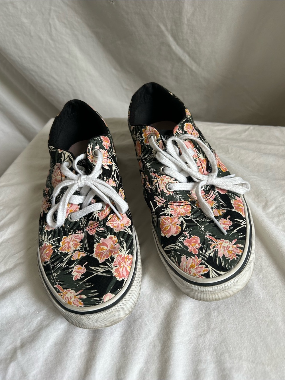 Vans Floral Lace-Up Canvas Sneakers Black Pink Women’s Size 8 Low Top Skate Shoe